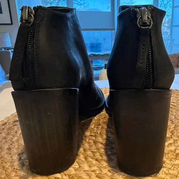 COCLICO Booties - Picture 4 of 5